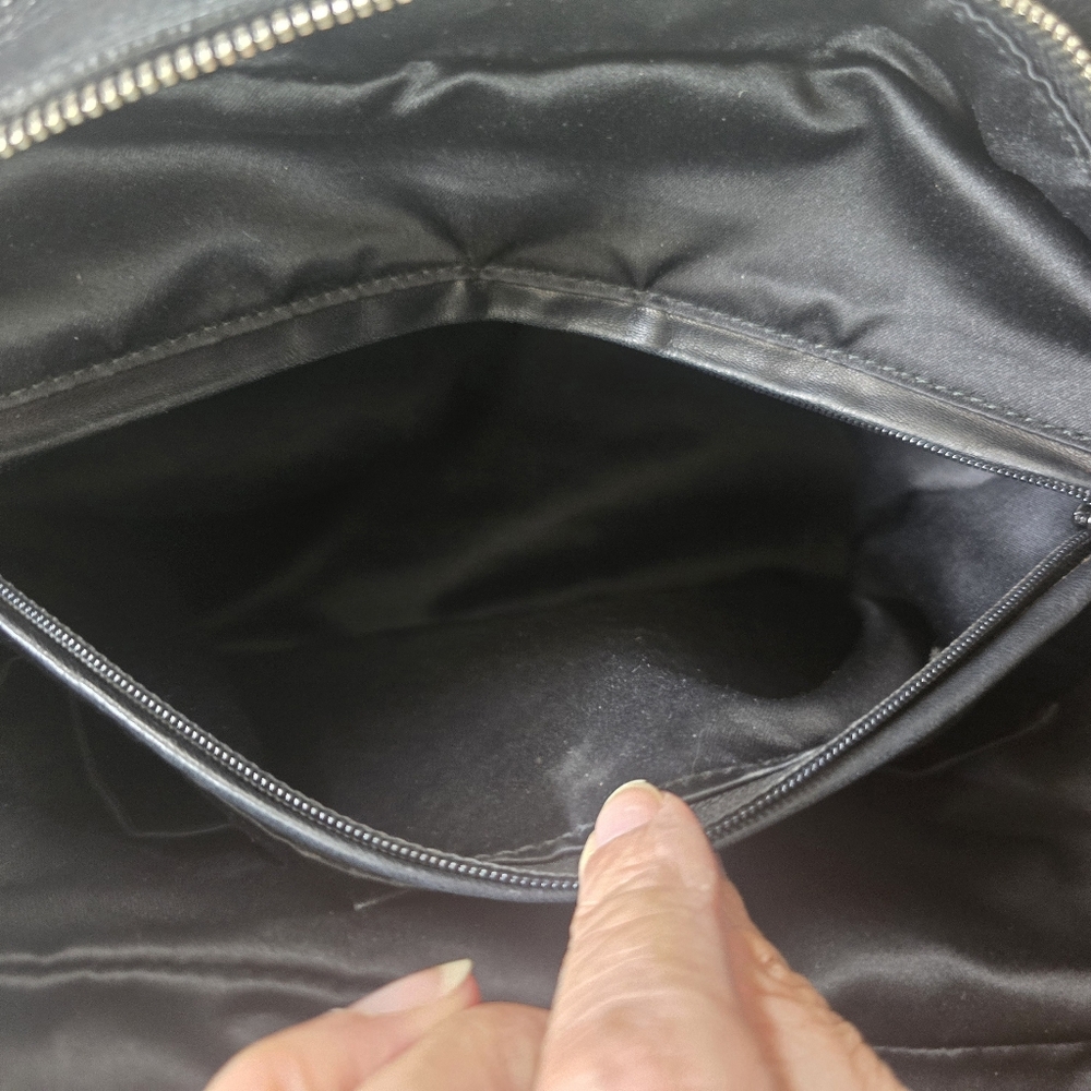 Yves Saint Laurent Black Leather Lover Bag - Picture 13 of 17